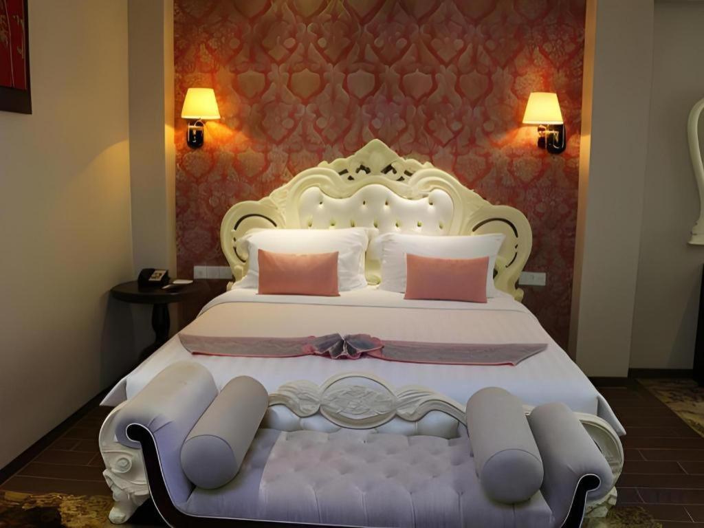 The Belagri Hotel And Convention Соронг Екстериор снимка