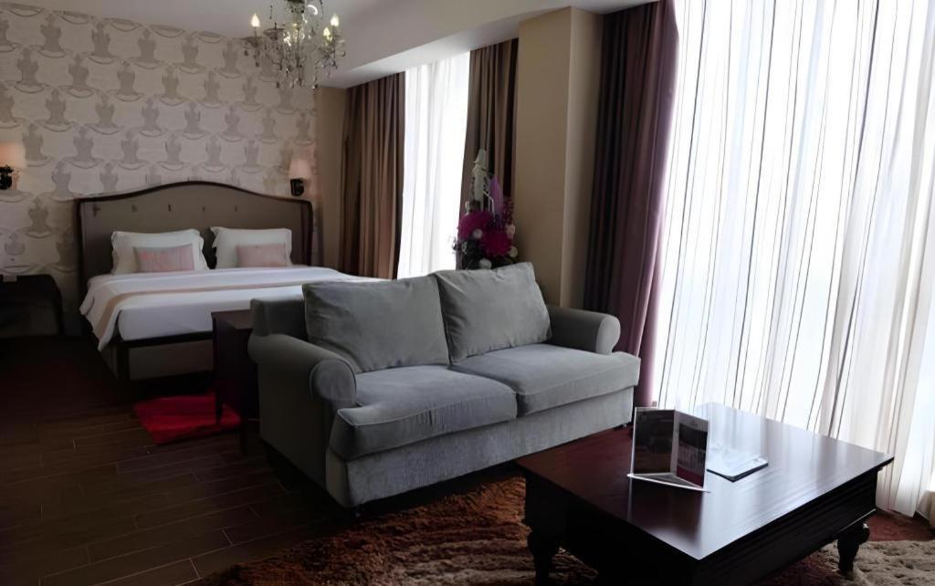 The Belagri Hotel And Convention Соронг Екстериор снимка