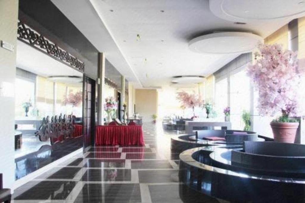 The Belagri Hotel And Convention Соронг Екстериор снимка