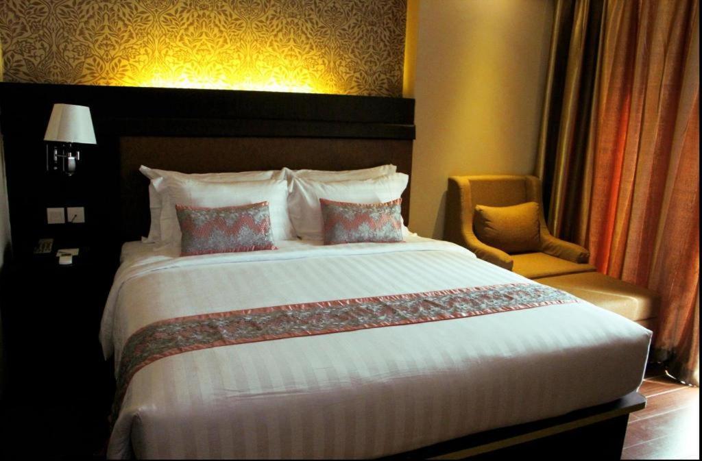 The Belagri Hotel And Convention Соронг Екстериор снимка